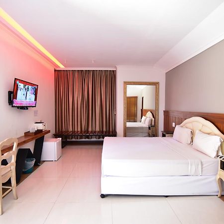 Fantasy Resort Nakhon Sawan Esterno foto
